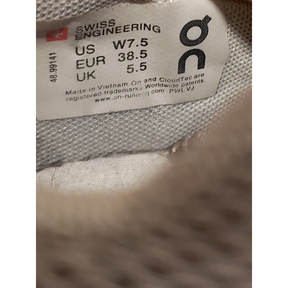 On Running The Roger Clubhouse Sneaker White/Gray Size 7.5 - Picture 9 of 9